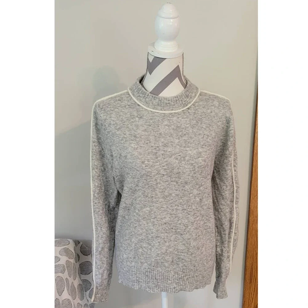 Athleta Merino Wool Transit Sweater Gray and White Medium